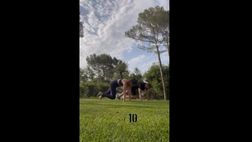 VIDEO / Dzeko, super allenamento in giardino con la moglie