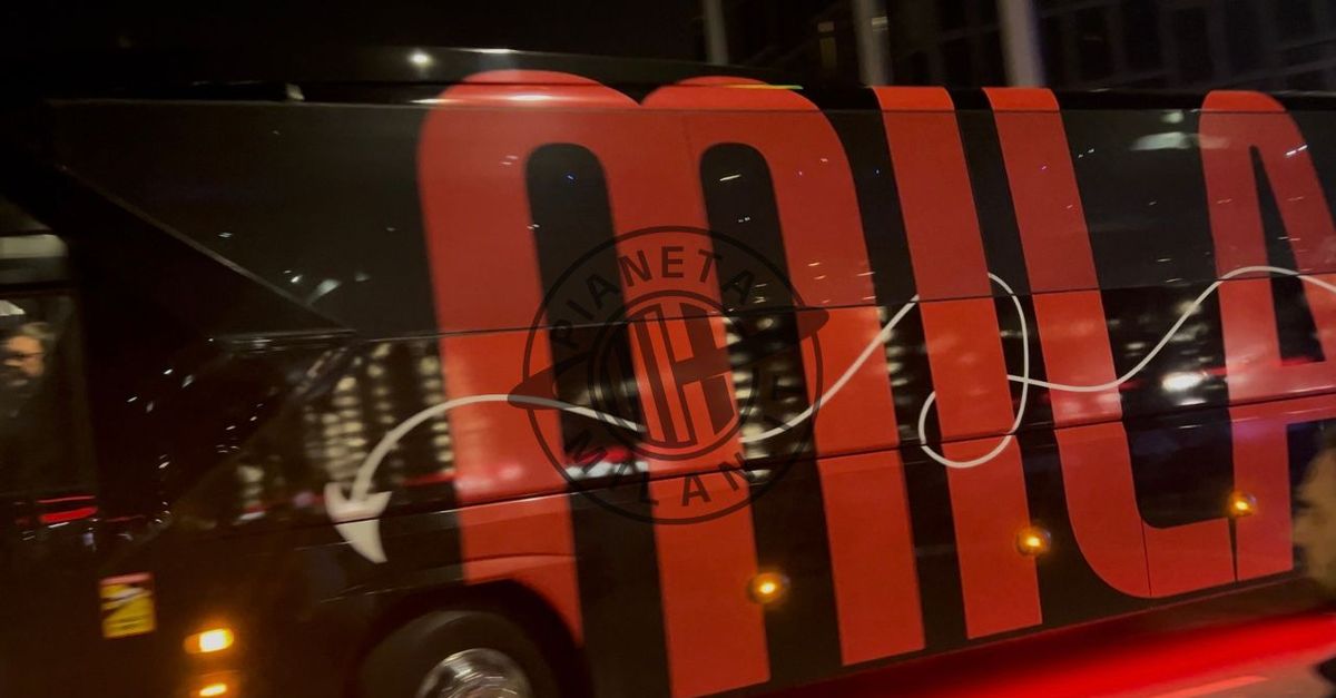 VIDEO, Milan Verona: pullman rossonero arrivato a ‘San Siro’ | PM News