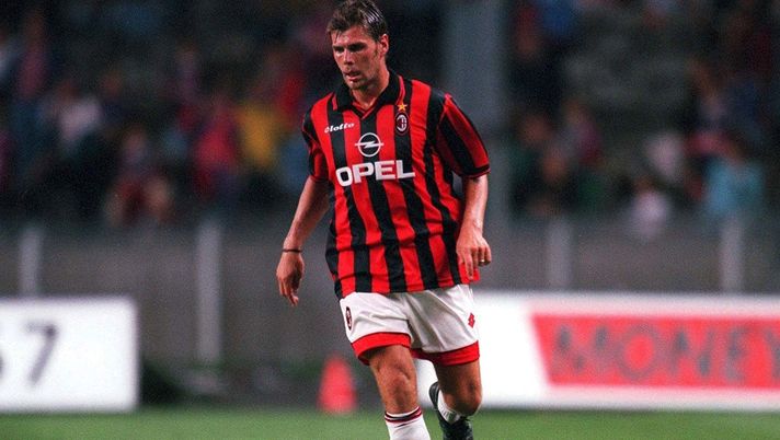 ITALY - JULY 28: FUSSBALL: italienische Liga 97/98 AC MAILAND 28.07.97, Zvonimir BOBAN - Einzelaktion - (Photo by Alexander Hassenstein/Bongarts/Getty Images) Cinque istantanee su Zvonimir Boban: dalla Dinamo Zagabria al Milan- immagine 2