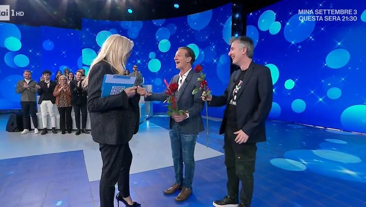 Servillo lascia «Domenica In» per un ritardo sulla scaletta. Mara Venier: “Mi sento in colpa” - immagine 1