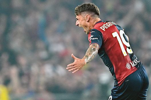 GENOA, ITALY - SEPTEMBER 25: Andrea Pinamonti of Genoa celebrates after scoring a goal during the Coppa Italia match between Genoa CFC and UC Sampdoria at Luigi Ferraris Stadium on September 25, 2024 in Genoa, Italy. (Photo by Simone Arveda/Getty Images) Genoa, probabile formazione: c’è l’ex Badelj, attacco affidato a Pinamonti- immagine 2