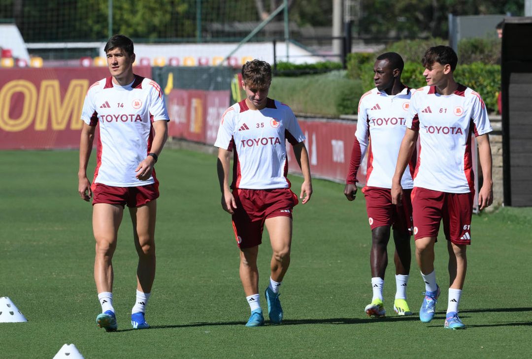 Roma, scarico per i titolari col Venezia. Dybala a parte – FOTO GALLERY - immagine 5