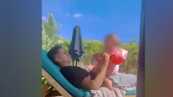 VIDEO / Canta l’inno con la figlia: Cancelo passione Barça