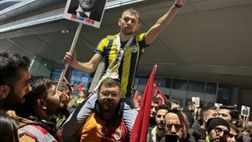 Rinuncia al derby, solidarietà fra tifosi Galatasaray e Fenerbahce: malore per il presidente federale