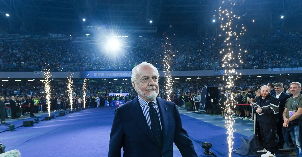 Scudetto al Napoli, De Laurentiis: “Conte? Gli allenatori non vanno mai obbligati” Scudetto al Napoli, De Laurentiis: “Conte? Gli allenatori non vanno mai obbligati”