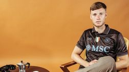 Il Napoli presenta “A’ maglia Cafè”, la terza divisa per la stagione 2025/26 LA GALLERY
