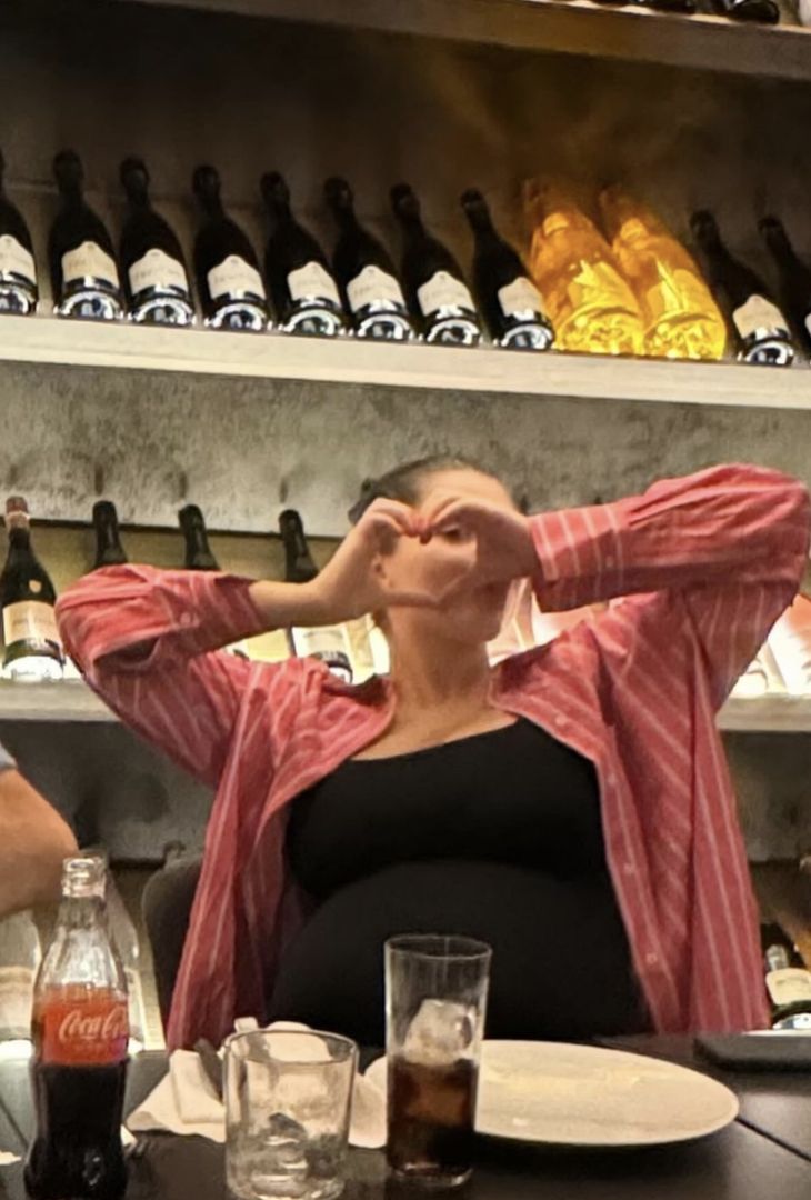 GALLERY Kvara si gode Napoli: giornata con gli amici in giro per la città - immagine 6