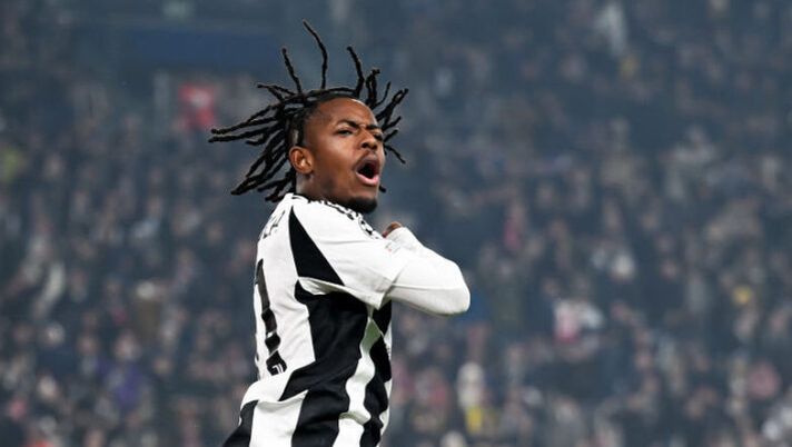TURIN, ITALY - FEBRUARY 11: Samuel Mbangula of Juventus celebrates after scoring his team's second goal during the UEFA Champions League 2024/25 League Knockout Play-off first leg match between Juventus and PSV at Juventus Stadium on February 11, 2025 in Turin, Italy. (Photo by Daniele Badolato - Juventus FC/Juventus FC via Getty Images) Mbangula: “Ho fatto il gol ma non sono contento della mia gara: non è stata buona” - immagine 1