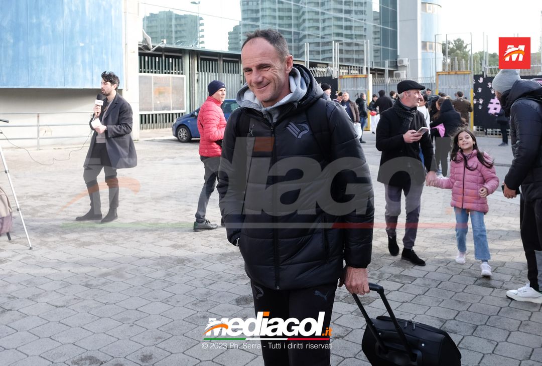 FOTO Como-Palermo, il Palermo in partenza dal ‘Renzo Barbera’ (GALLERY) - immagine 57