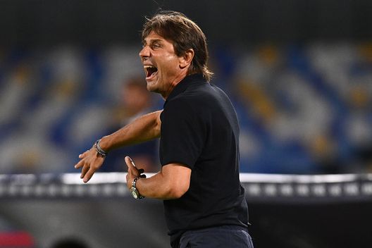 Antonio Conte del Napoli reagisce durante la partita di Serie A tra SSC Napoli e Cagliari Calcio allo Stadio Diego Armando Maradona il 30 agosto 2025 a Napoli, Italia. (Foto di Image Photo Agency/Getty Images) Un Napoli al cardiopalma: Anguissa allo scadere lancia gli azzurri tra mercato e consapevolezze- immagine 2