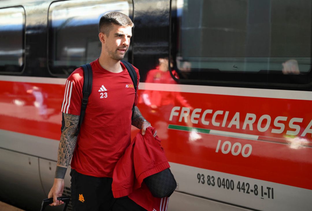 Roma, la partenza in treno verso Napoli – FOTO GALLERY - immagine 13