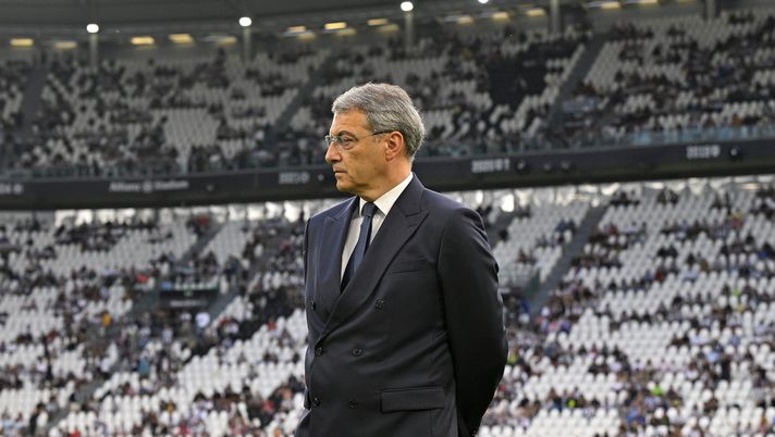 Il quotidiano ha analizzato il mercato del Napoli ritenendolo meritevole di un voto leggermente inferiore rispetto a quello della Juve mercato juve napoli