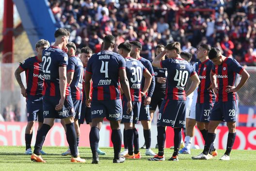 Caos San Lorenzo, l’allenatore si dimette e i tifosi invadono il centro sportivo- immagine 5