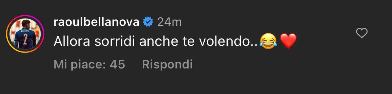 “Sei felice? Allora prova a sorridere”: il particolare benvenuto a Parisi- immagine 2