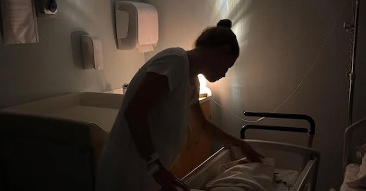 Alessandra Amoroso ufficializza la nascita della figlia Penolope Alessandra Amoroso ufficializza la nascita della figlia Penolope