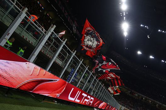 Dalla Fossa dei Leoni ad oggi (Photo by Giuseppe Cottini/AC Milan via Getty Images) 20-anni-dopo-lo-scioglimento-fossa-dei-leoni-ancora-emozioni