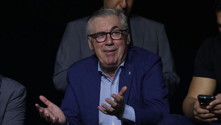 RIO DE JANEIRO, BRAZIL - NOVEMBER 2: Head Coach Carlo Ancelotti of the Brazilian National team watches the match between Vasco da Gama and Sao Paulo as part of Brasileirao 2025 at Sao Januario Stadium on November 2, 2025 in Rio de Janeiro, Brazil. (Photo by Lucas Figueiredo/Getty Images) Ancelotti: “Cristiano Ronaldo arriverà a 1000 gol e spero in un invito da parte sua”- immagine 2