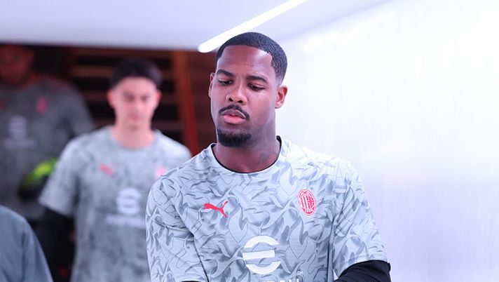 MILAN, ITALY - MAY 24:  Mike Maignan AC Milan arrives before the Serie A match between AC Milan and Monza at Stadio Giuseppe Meazza on May 24, 2025 in Milan, Italy. (Photo by Claudio Villa/AC Milan via Getty Images)  Chelsea Milan