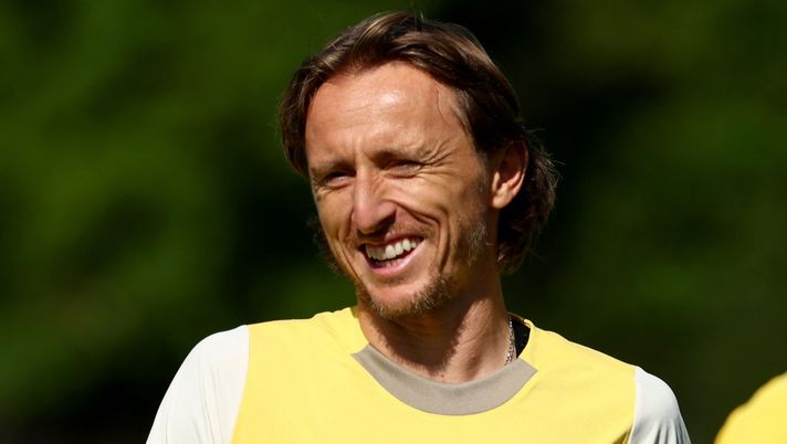 Milan, il centrocampista dell'Inter Sucic rivela: 'Modric il mio idolo'