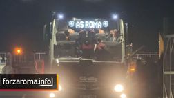 La Roma è arrivata a Burton on Trent. Sul pullman della squadra l’acronimo ‘ASR’