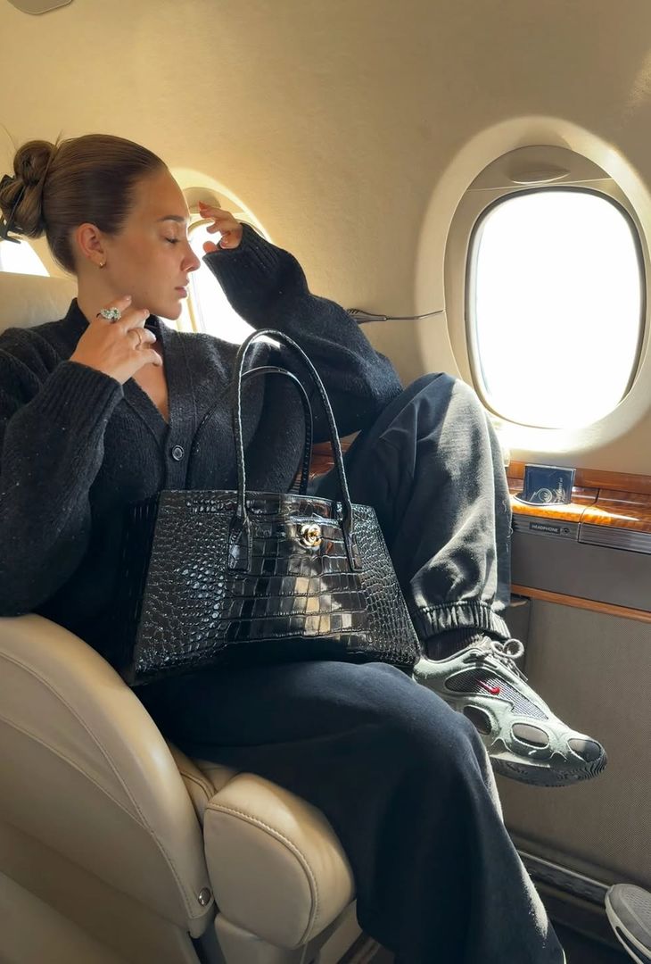 Lady De Bruyne si gode la bellezza di Napoli tra gite e famiglia –  LA GALLERY - immagine 8