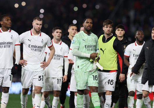I giocatori del Milan delusi dopo la sconfitta col Bologna (Foto di Claudio Villa/AC Milan via Getty Images) bologna-milan-dato-sconfitte-statistica-ko-dall-ara