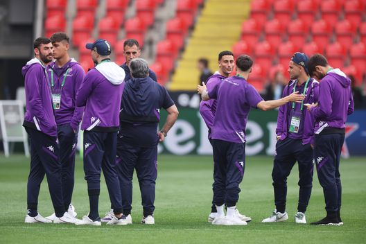I Gigli di Firenze contro i Martelli londinesi: Fiorentina, scrivi la storia- immagine 2