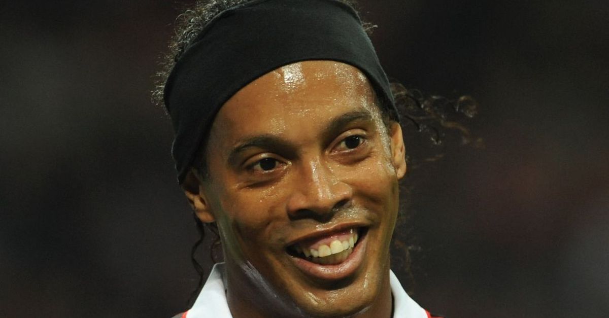 ex milan ronaldinho non ha età che giocata di prestigio video