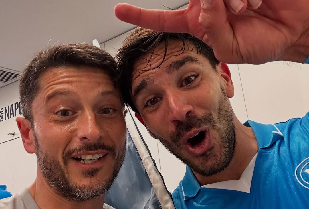 GALLERY La festa nello spogliatoio del Napoli: gli scatti dello staff azzurro - immagine 12