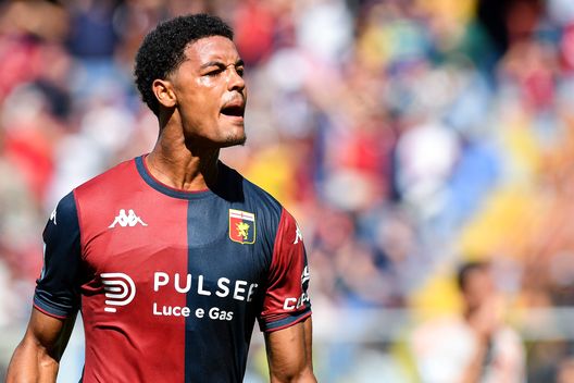 GENOA, ITALY - SEPTEMBER 15: Koni De Winter of Genoa celebrates after scoring a goal during the Serie A match between Genoa CFC and AS Roma at Stadio Luigi Ferraris on September 15, 2024 in Genoa, Italy. (Photo by Getty Images/Getty Images) de-winter-il-prescelto-del-milan-per-sostituire-thiaw-intesa-a-20-milioni-trattativa-acquisto-leoni-comuzzo-il-motivo-perche-news
