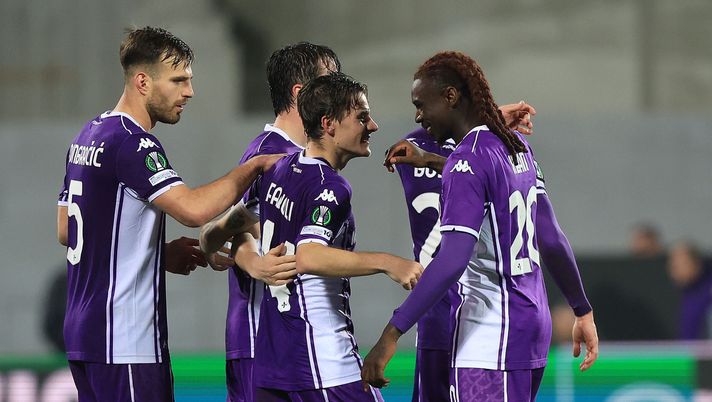 FLORENCE, ITALY - FEBRUARY 26: Nicolo' Fagioli of ACF Fiorentina celebrates after scoring a goal during the UEFA Conference League 2025/26 Knockout Play-off Second Leg match between ACF Fiorentina and Jagiellonia Bialystok at Stadio Artemio Franchi on February 26, 2026 in Florence, Italy. (Photo by Gabriele Maltinti/Getty Images) Fiorentina, che rischio: lo Jagellonia vince 4-2, ma Vanoli passa ai supplementari - immagine 1