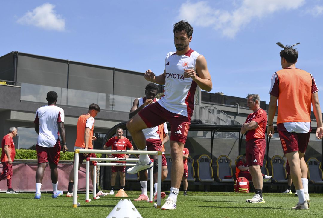 Trigoria, la ripresa degli allenamenti in vista del Torino – FOTO GALLERY - immagine 13