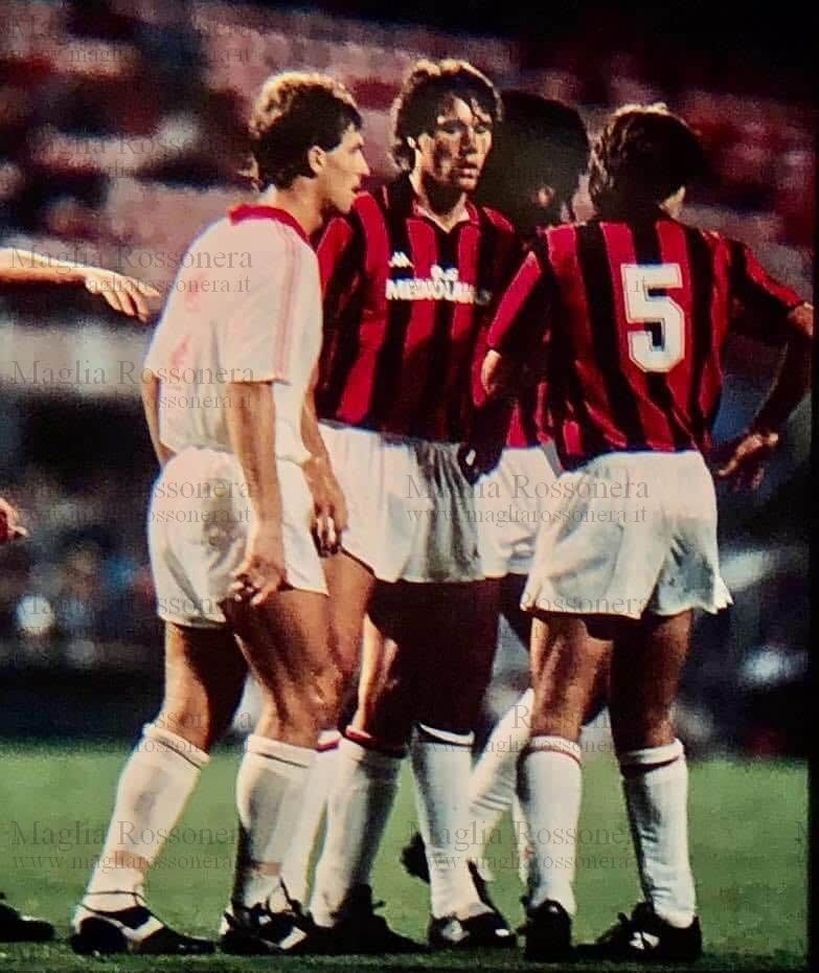 milan-bari-agosto-precedenti-stagione-storia-gullit-sacchi-san-siro-van-basten