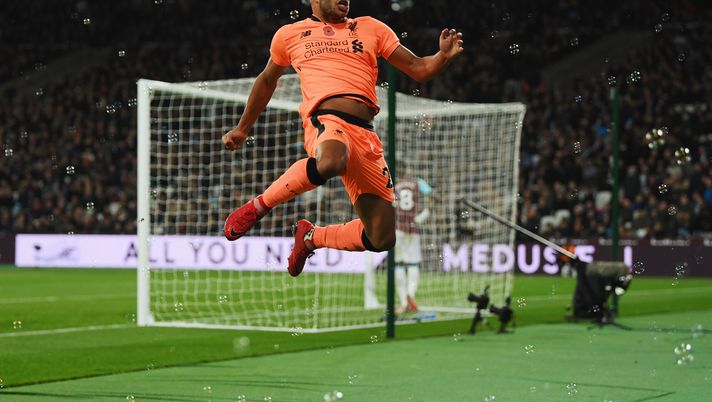 The OX in maglia reds. (Photo by Shaun Botterill/Getty Images) Oxlade-Chamberlain torna all’Arsenal ma… solo per allenarsi con la squadra - immagine 1