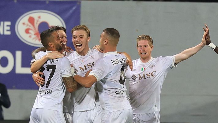 FLORENCE, ITALY - SEPTEMBER 13: Rasmus Hojlund n celebrates after scoring a goal during the Serie A match between ACF Fiorentina and SSC Napoli at Artemio Franchi on September 13, 2025 in Florence, Italy. (Photo by Gabriele Maltinti/Getty Images) Fiorentina Napoli