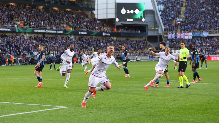 BRUGES, BELGIUM - MAY 08: Lucas Beltran of ACF Fiorentina celebrates scoring his team's first goal from a penalty kick during the UEFA Europa Conference League 2023/24 Semi-Final second leg match between Club Brugge and ACF Fiorentina at Jan Breydelstadion on May 08, 2024 in Bruges, Belgium. (Photo by Dean Mouhtaropoulos/Getty Images) CorFio: “Atene ultimo passo per rendere indimenticabile un percorso bellissimo” - immagine 1