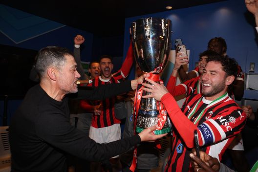 L’abbraccio tra Calabria e Conceição: la foto che racconta tutto- immagine 2