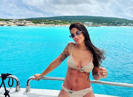 Lady Cordaz incanta Ibiza e i social: Ambra Grillo nuova wag del campionato saudita? - immagine 1