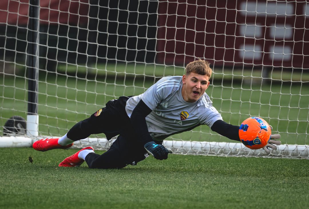 Trigoria, Roma in campo per l’allenamento del venerdì – FOTO GALLERY - immagine 9