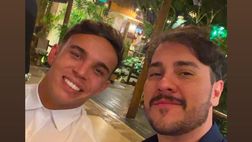 L’eleganza di Giovane al matrimonio di amici: che stile dell’azzurro! – LE FOTO