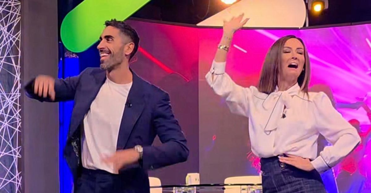 video ballando con le stelle filippo magnini e giorgia palmas si divertono alle prove