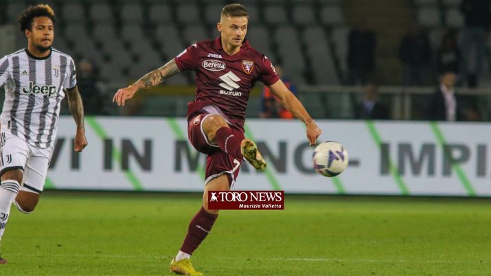 Torino, auguri a Karol Linetty: il centrocampista granata spegne 28 candeline - immagine 1