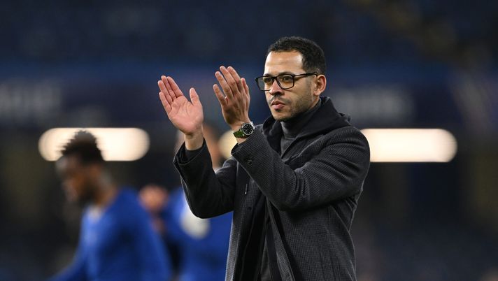 LONDON, ENGLAND - JANUARY 21: Liam Rosenior, Manager of Chelsea, acknowledges the fans after the UEFA Champions League 2025/26 League Phase MD7 match between Chelsea FC and Pafos FC at Stamford Bridge on January 21, 2026 in London, England. (Photo by Mike Hewitt/Getty Images) Chelsea, Rosenior: “Contro il Napoli sarà un match diverso, siamo molto fiduciosi” - immagine 1