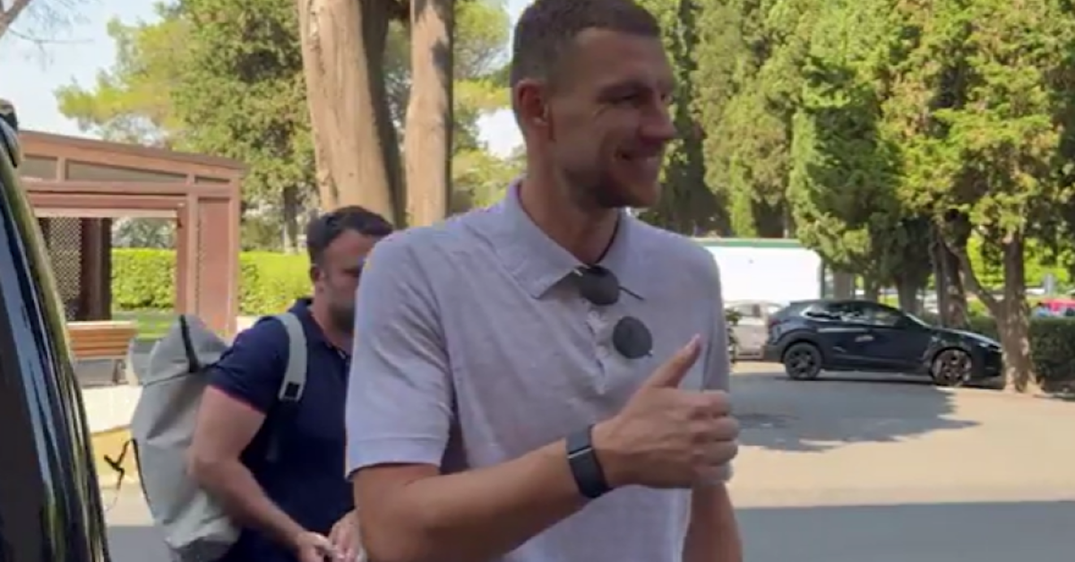 Calciomercato Fiorentina, l’arrivo di Dzeko per le visite mediche | VIDEO Calciomercato Fiorentina, l’arrivo di Dzeko per le visite mediche | VIDEO