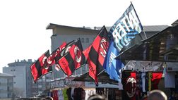 Milan, un baby rossonero sfida gli interisti durante la festa scudetto: il video del piccolo Eros è virale