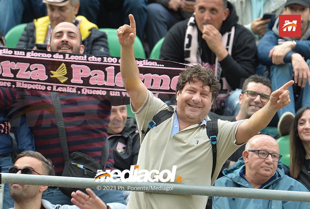 FOTOTIFO Palermo-Cittadella 0-1, gli scatti ai tifosi al “Renzo Barbera” (GALLERY) - immagine 84