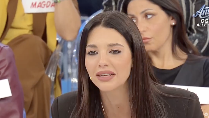 Uomini e Donne, lite tra Sara e Jakub: lui lascia lo studio, cosa è successo - immagine 1