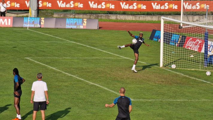 Dimaro, regna il 4-3-3 in seduta tattica: quanti uomini a riempire l’area! L’analisi Dimaro, regna il 4-3-3 in seduta tattica: quanti uomini a riempire l’area! L’analisi - immagine 1