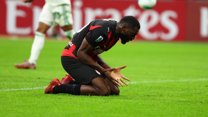 MILAN, ITALY - NOVEMBER 02: Youssouf Fofana of AC Milan reacts during the Serie A match between AC Milan and AS Roma at Giuseppe Meazza Stadium on November 02, 2025 in Milan, Italy. (Photo by Giuseppe Cottini/AC Milan via Getty Images) fofana-post-social-like-insulti-commenti-messaggi-odio-post-milan-roma-news-ultima-ora