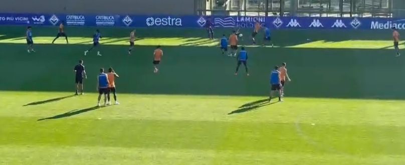 La Fiorentina esce dal campo tra gli applausi: fine del primo allenamento aperto - immagine 4